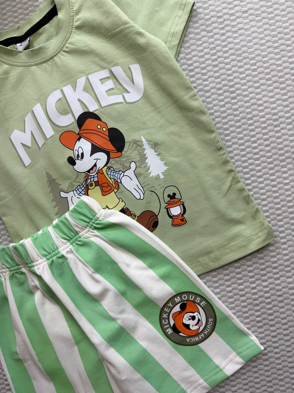 Mickey mint green Line💚
