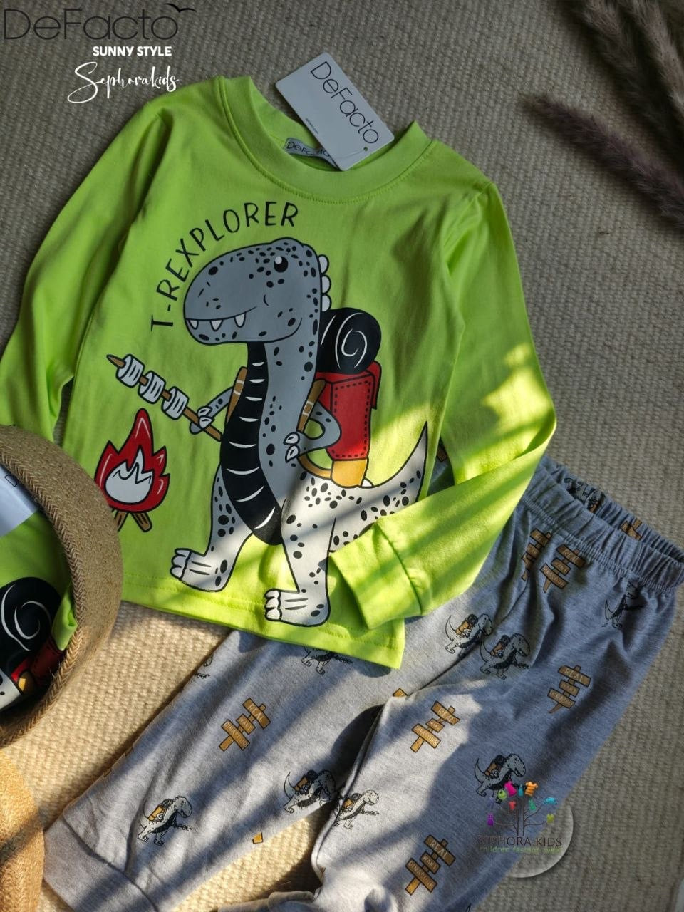 L.C. dinosaur خريفي