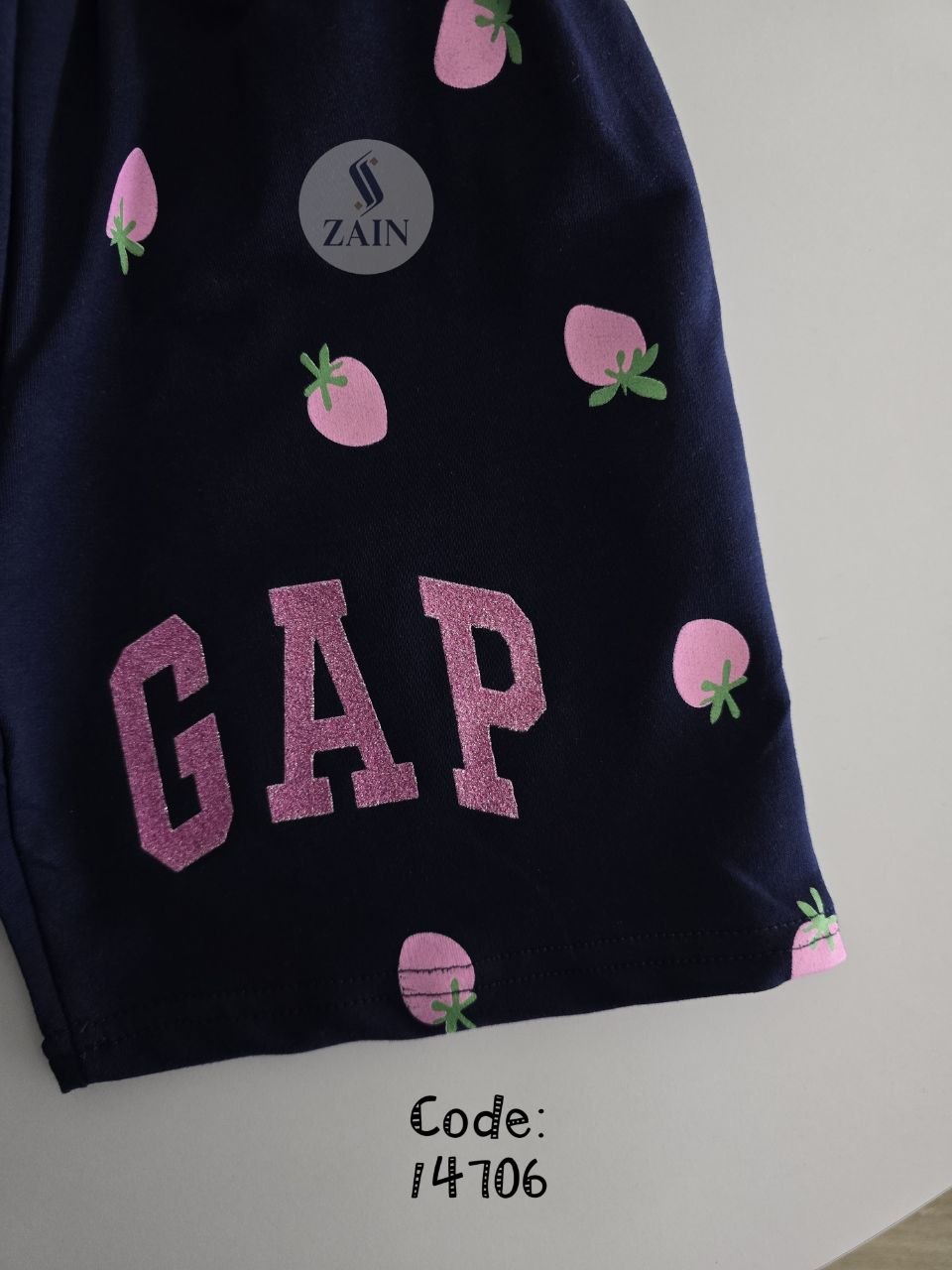 Gap strawberry 🍓
